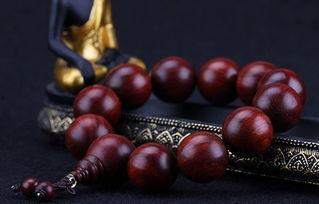 戴佛珠的明星,信仰与美学的完美融合